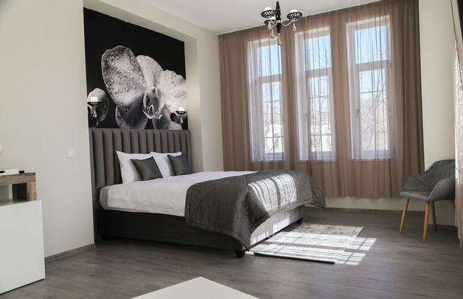 Corner House - Photo 16