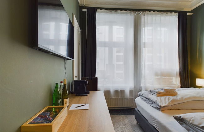 Art Apartments - Photo 10