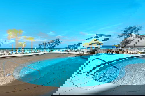 Foto 20 - Watercrest Waves! Beachfront 2br/2ba Condo, Sleeps 8, Stunning Gulf Views!