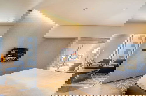 Foto 2 - Luxury 1BR Near Dubai Frame Prime Location