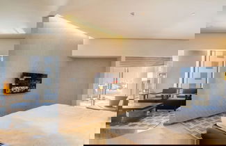 Foto 2 - Luxury 1BR Near Dubai Frame Prime Location