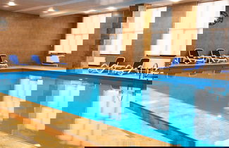 Foto 1 - Spacious 1BR Pool & Sauna