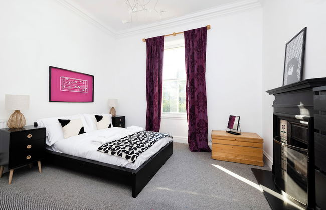 Delightful 3-bed Flat with Parking - Foto 12