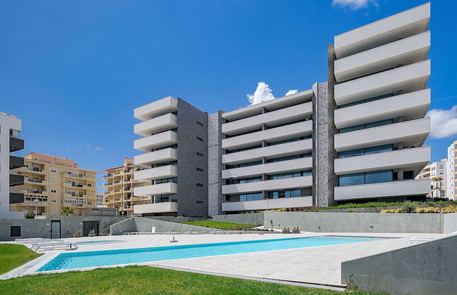 Lagos Deluxe 2 With Pool by Homing - Photo 1