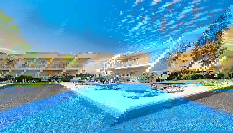 Foto 1 - Albufeira Palm Tree With Pool by Homing