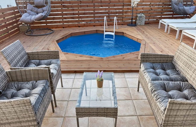 Middle Of Crete Apartment - Photo 19