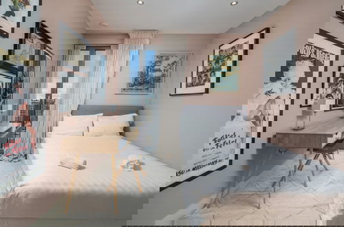 Foto 7 - Superb Artists Flat w Free Parking