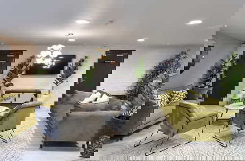 Photo 2 - Trust House