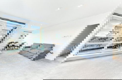 Foto 10 - Immaculate 2-bed House in Earls Court W14