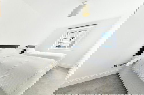 Foto 4 - Immaculate 2-bed House in Earls Court W14