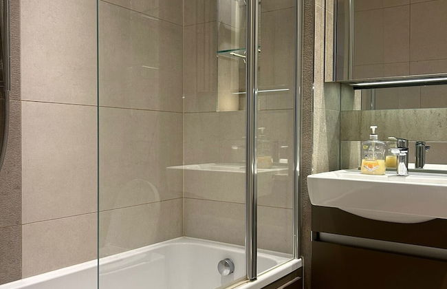 Cozy Riverview London Apartment Near the o2 Arena - Photo 8