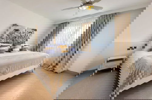 Photo 4 - Luxury Penthouse 3 Bedroom Ocean Views
