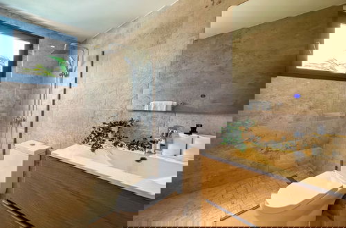 Photo 32 - Luxury Penthouse 3 Bedroom Ocean Views