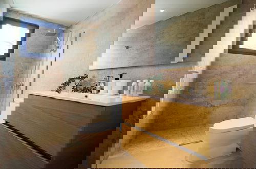 Photo 31 - Luxury Penthouse 3 Bedroom Ocean Views
