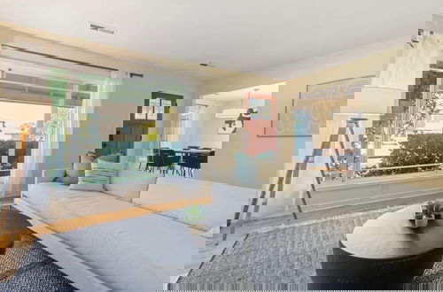 Photo 19 - @ Marbella Lane - Modern and Sleek Home in Redwood