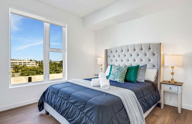 Luxury 2BR Hollywood Sign View by Oneluxstay - Photo 8