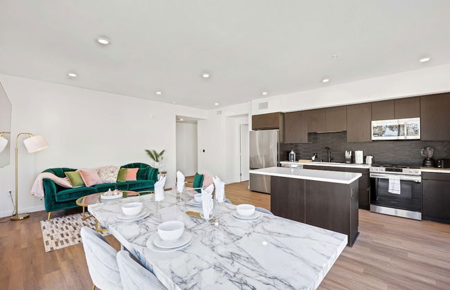 Luxury 2BR Hollywood Sign View by Oneluxstay - Photo 12