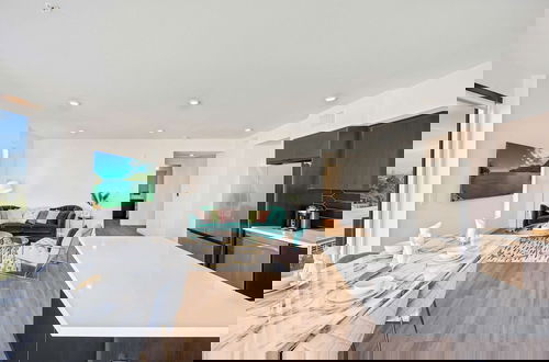 Foto 9 - Luxury 2BR by Oneluxstay