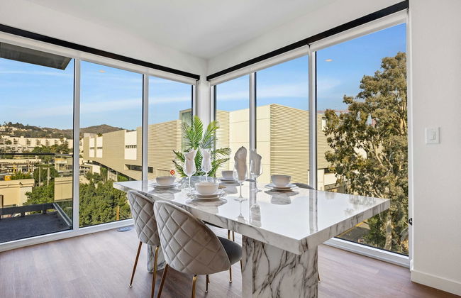 Luxury 2BR Hollywood Sign View by Oneluxstay - Photo 14