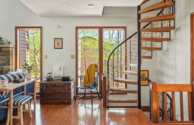 Pirate-themed Lakefront Home w/ Kayaks, Game Room, Views & Hidden Treasure Hunt - Foto 6