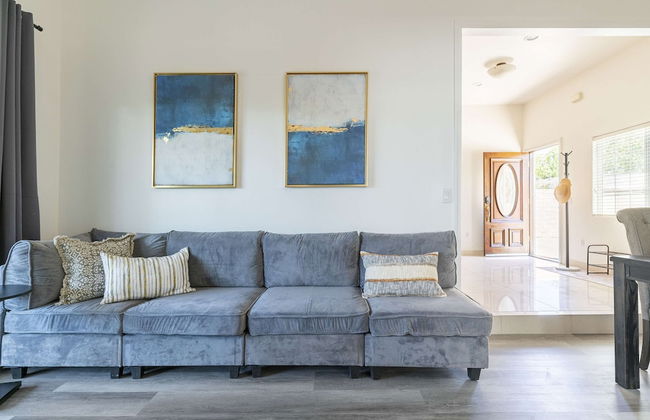Elegant Retreat Modern Comforts Prime Location - Photo 1