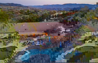 Foto 1 - Temecula Wine Country Home w/ Pool, Hot Tub, Game Room & Vineyard Views