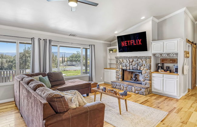 Temecula Wine Country Home w/ Pool, Hot Tub, Game Room & Vineyard Views - Photo 6