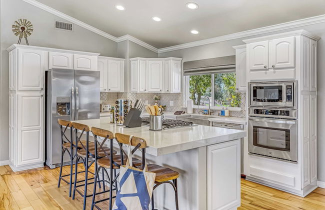 Temecula Wine Country Home w/ Pool, Hot Tub, Game Room & Vineyard Views - Photo 10