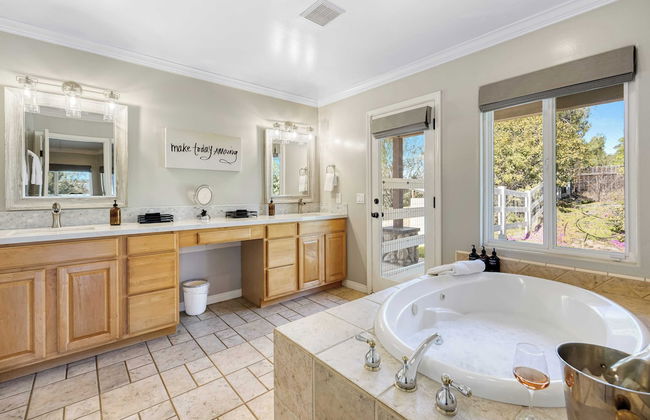 Temecula Wine Country Home w/ Pool, Hot Tub, Game Room & Vineyard Views - Photo 19