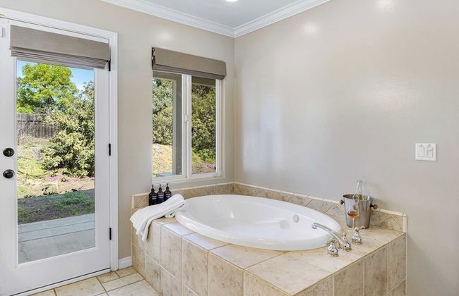 Temecula Wine Country Home w/ Pool, Hot Tub, Game Room & Vineyard Views - Photo 18