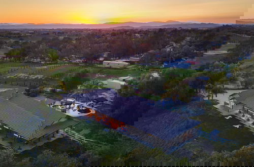 Foto 48 - Temecula Wine Country Home w/ Pool, Hot Tub, Game Room & Vineyard Views