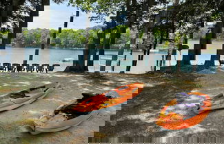 Foto 3 - Lakeside Getaway Includes Hot Tub pet Friendly