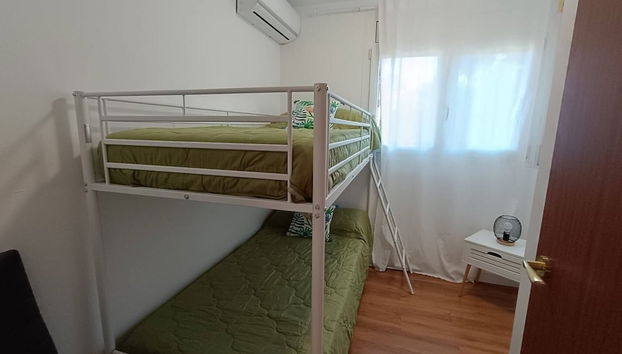 Apartment in Salou with swimming pool and garden - Foto 2