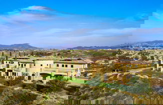 Foto 1 - Palazzo Del Sol By Avantstay Breathtaking Home w Mountain Views Hot Tub