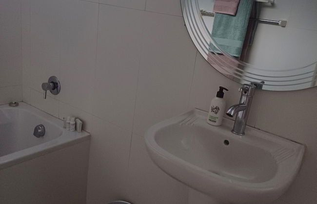 Cosy 2 Bedroom Apartment in a Prominent Area of East London Nahoon - Foto 17