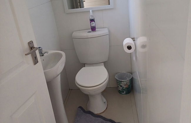 Cosy 2 Bedroom Apartment in a Prominent Area of East London Nahoon - Foto 16