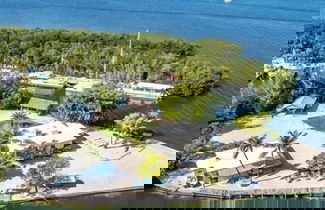 Foto 1 - 2 Houses Located On A Private Peninsula. 4 Bedroom Home by RedAwning
