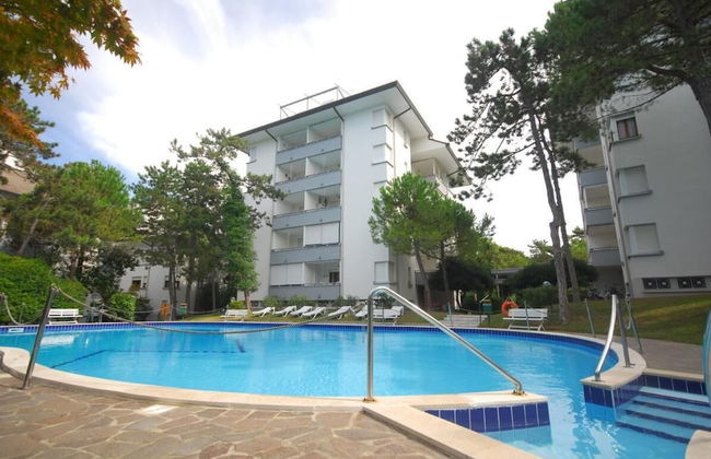 Elegant Retreat With Pool View - Foto 7
