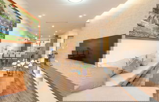 Photo 1 - Luxe Paradise Suites Tay Ho