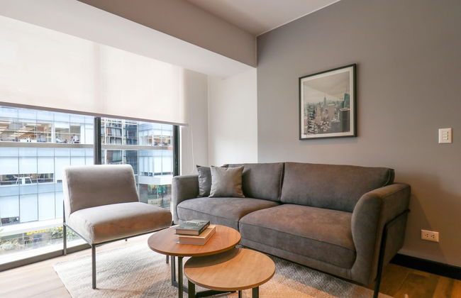 w Prestigious 2BR w Amazing Deco in San Isidro - Photo 3