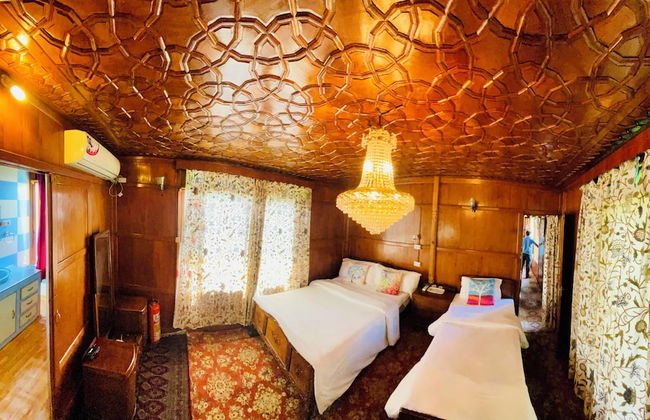 Dilshad Houseboats - Photo 2