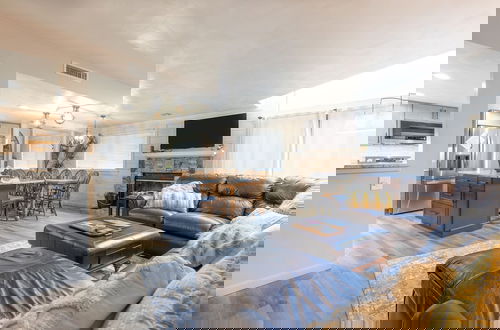 Foto 9 - Seven Springs Meadowridge 3 Bedroom Premier Condo - Sleeps 10, Pet Friendly! by RedAwning - Save 10% on 3 Nights, 15% on 5 Nights!