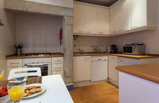 Modern flat with Juliet balcony - Photo 9