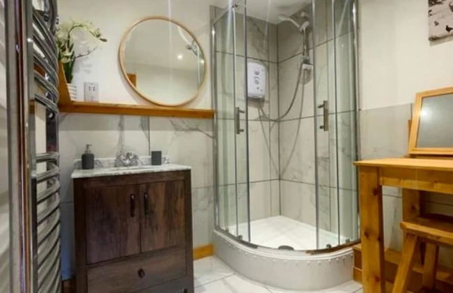 Captivating 1-bed Cabin in Newmarket - Foto 3