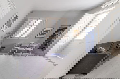 Photo 4 - Charming Spacious 3BR Apartment