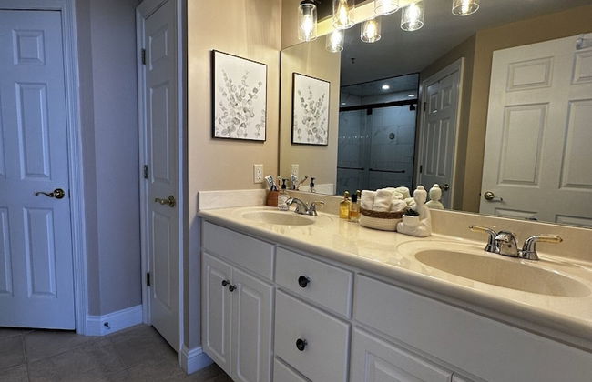 Unit 1504 2 Bedroom Condo by RedAwning - Photo 13