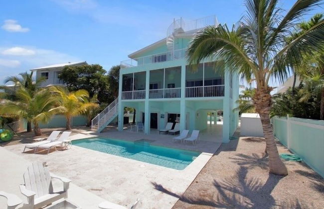 Waterfront Home With Swimming Pool 4 Bedroom Home by RedAwning - Foto 1