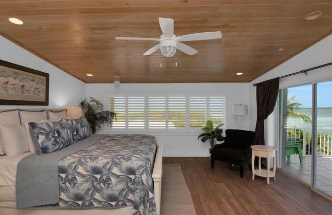 Waterfront Home With Swimming Pool 4 Bedroom Home by RedAwning - Foto 2