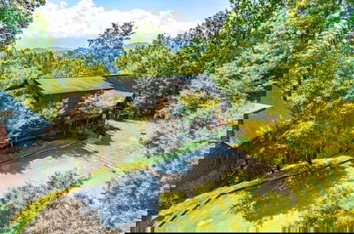 Foto 1 - The Big Easy Spacious Mountain Retreat + Hot Tub, Deck Premier Location