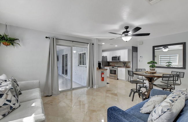 Boca Beauty - Stylish Home With Pool 3 Bedroom Home by RedAwning - Foto 22